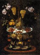 Juan de  Espinosa, A fountain of grape vines, roses and apples in a conch shell